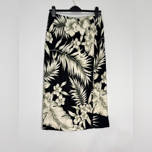 Vintage Y2K Tommy Bahama 100% Silk Floral Hawaiian Travel Vacation Skirt/Wrap - Picture 2 of 6